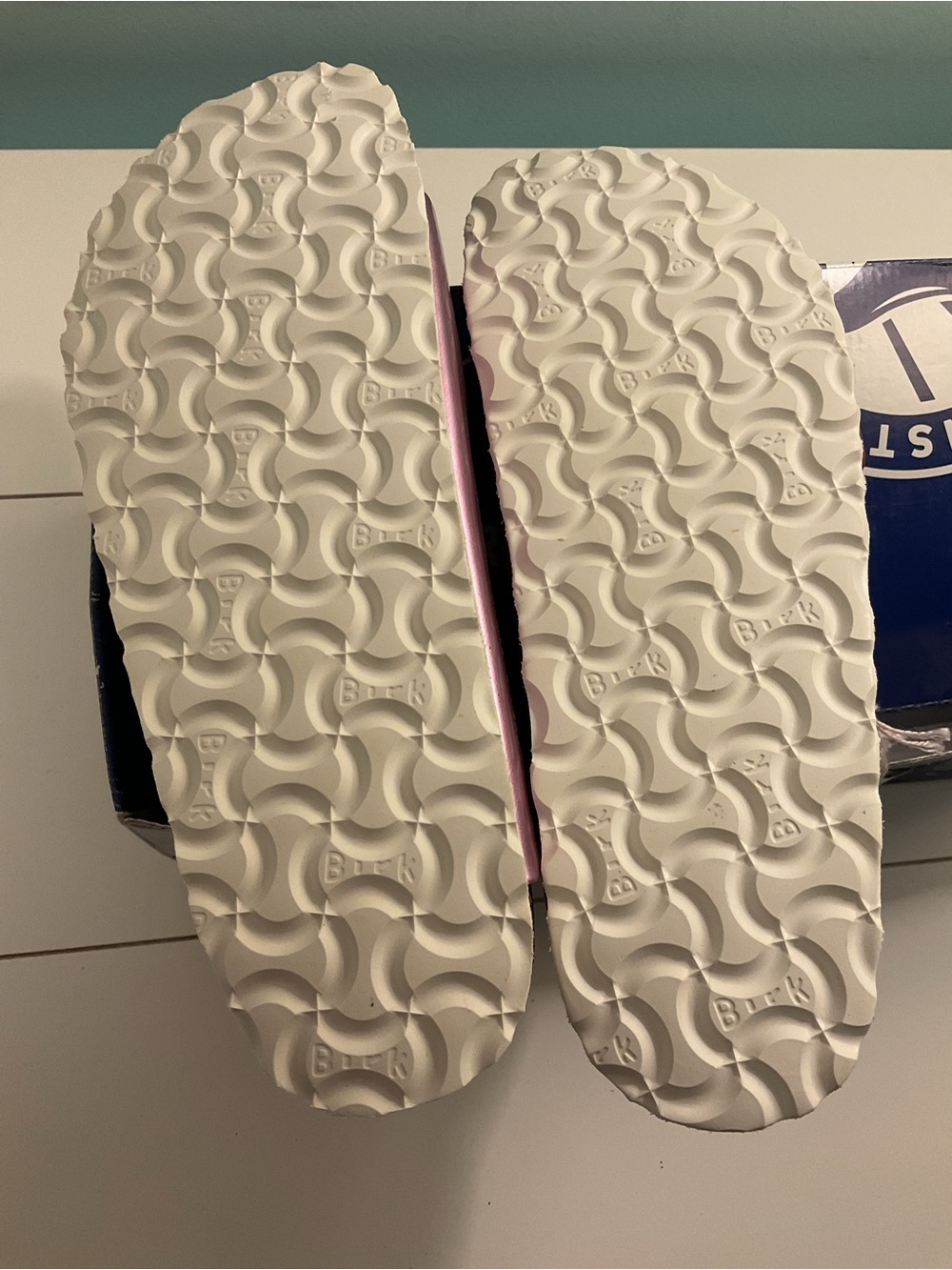 Birkenstock Arizona Sandals - Metallic Fuchsia Tulip - Picture 3 of 3
